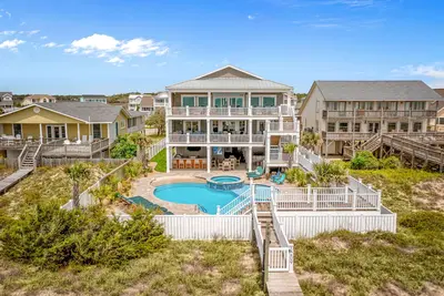 Image de Modern Oceanfront Home with Zero-Entry Pool, Hot Tub, Outdoor Kitchen, WiFi & Ac