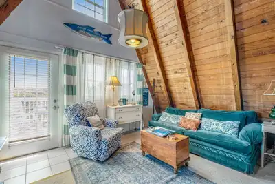 Image de Attractive & Dog-Friendly Beachfront House w/Private W/D, Ac, Free WiFi, & Patio