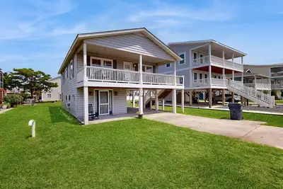 Image de Dog-Friendly House Just Steps From Beach w/Free WiFi, Central Ac, W/D, Patio
