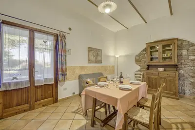 Image de Poppy apt with shared pool, Castiglione del Lago, Italy