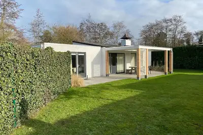 Image de Bungalow idéal pour les sports nautiques
