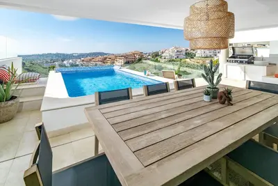 Image de Lmr- Luxury apartment, private pool. Families only