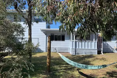 Image de Tranquil retreat with spectacular views over Andersons Inlet