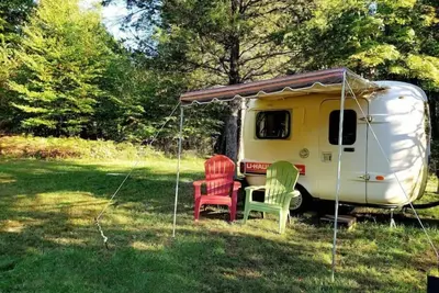 Image de Retro vintage glamping in a super rare Uhaul Rv