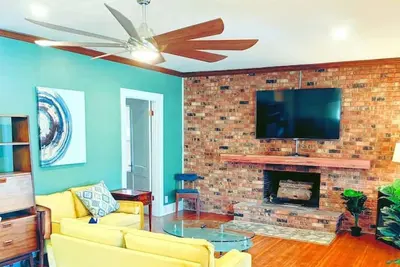 Image de 236 Hobson · Huge Single Story Home 1 Mile To Oaklawn & Dwntown
