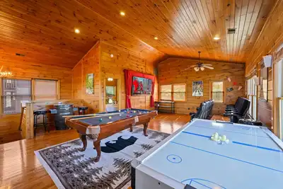Image de Luxury 4 bedroom Suites & 4Bath:Game Room/Great Location