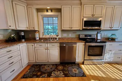 Image de Walk to Flintfields Horse Park only 1/2 mile away. Barn and pastures available!