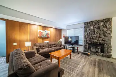 Image de Centrally Located Mammoth 2Bed/2Bath w/ Wifi & Parking!