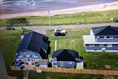 Image de Ocean Front Beach House, Great Beach and fishing charters