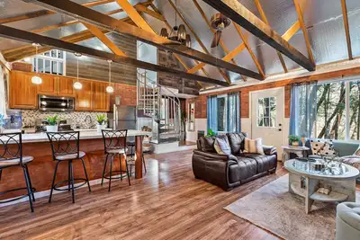 Image de Breathtaking Applegate River Home Retreat<br>~ Newly Remodeled Home