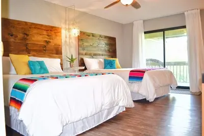 Image de Comanche Condo - Tee Off at The Lake! - 3 bed/2 bath - Point Venture