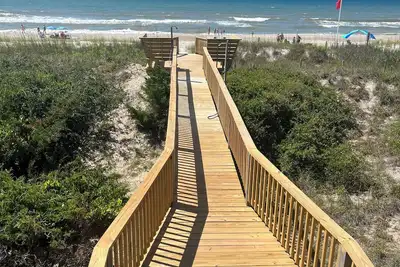 Image de 4 bedrooms, Family-friendly, pet-friendly Oceanfront Duplex