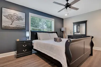 Image de East Cobb Retreat + Parking & Front Porch