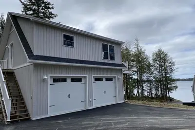Image de Studio Apartment overlooking Molasses Pond