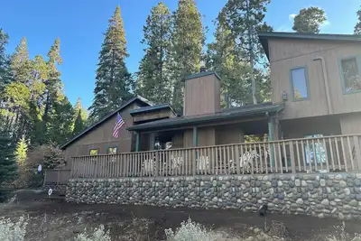 Image de Red Leaf Lodge- Mountain Retreat 5 Star! \nCentral Ac, Heating, Game room, Jacuzzi