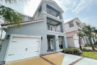 Image de Delightful Getaway Near the Beach W/ Shared Pool, Fast WiFi, & Private Balcony