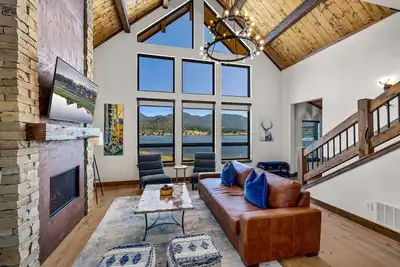 Image de Anglers Paradise - Located on Lake Estes, Fireplace, Two Large Patios, and Private Jacuzzi