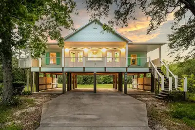 Image de Sassy Seas Hideaway - a relaxing cottage in a quiet neighborhood.