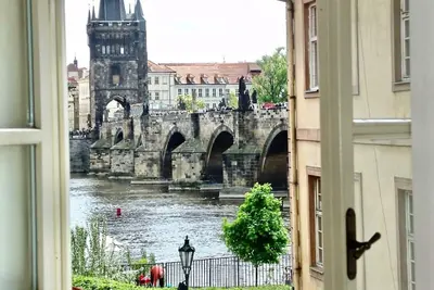 Image de 1st floor-Views Ch-Bridge an Castle-Featured in Telegraph Np