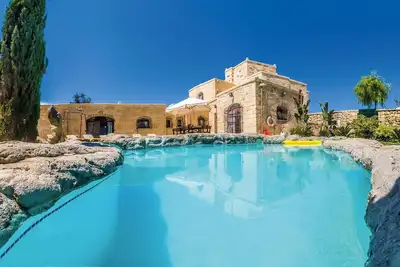 Image de The Chateau - Stunning Huge Villa with Private Pool, Garden & Playing Area