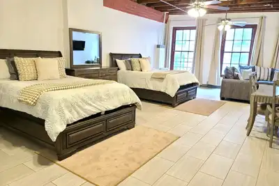Image de Penthouse Suite in Downtown New Orleans - 2 min Fq