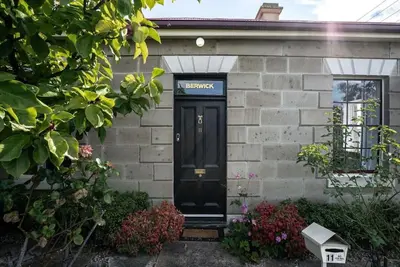 Image de Berwick Cottage and Studio Historic Battery Point