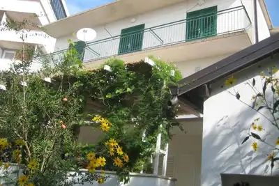 Image de Appartement de vacances Podgora pour 6 personnes avec 3 chambres à coucher - Maison de vacances