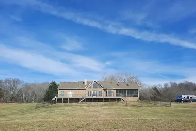 Image de Vacation home surrounded by 300 acres of serene country living,