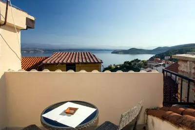 Image de Appartement de vacances Vrbnik pour 1 - 5 personnes avec 2 chambres Ă coucher - Maison mitoyenne