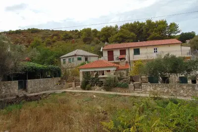 Image de Appartement de vacances Grohote pour 1 - 4 personnes avec 2 chambres à coucher - Maison mitoyenne