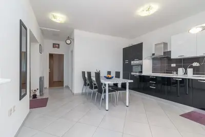 Image de Appartement de vacances Okrug Gornji pour 1 - 5 personnes avec 2 chambres à coucher - Logement de va