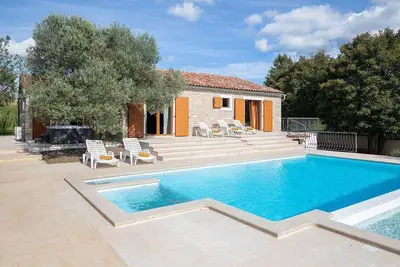 Image de Maison de vacances Pazin pour 1 - 8 personnes avec 3 chambres à coucher - Maison de vacances