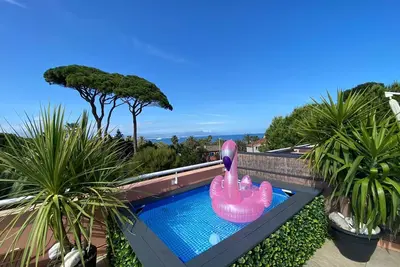 Image de Private terraces- roof top with pool and view