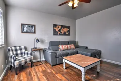 Image de Centrally Located, Modern Townhome! Pet Friendly! Fast WiFi