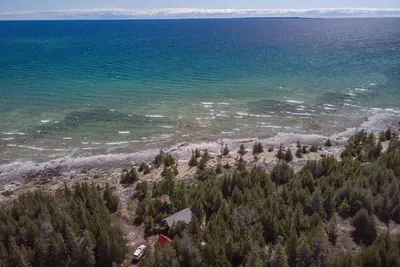 Image de Off Grid Experience on the most unique alvar rock beach on Manitoulin Island.