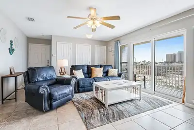 Image de Lovely condo with shared pool, washer/dryer, high-speed WiFi, and central Ac