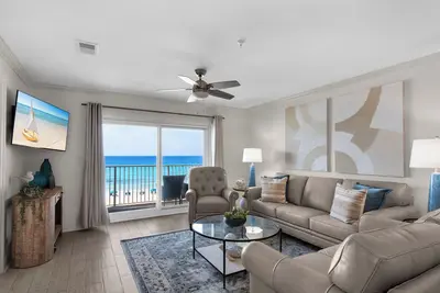 Image de Gulf Front Master Bedroom, One Free Beach Set-up, Great Location!