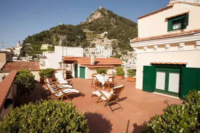 Image de Beautiful property in the historical town centre.