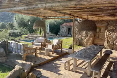 Image de Porto Vecchio proche de Palombaggia, jolie bergerie avec piscine chauffée