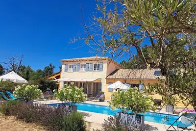 Image de Maison de vacances Simiane la Rotonde pour 1 - 9 personnes avec 4 chambres à coucher - Maison de vac