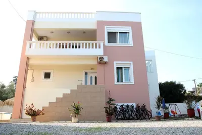 Image de Maison de vacances Maleme Kriti pour 1 - 10 personnes avec 3 chambres à coucher - Maison mitoyenne