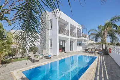 Image de Maison de vacances Paralimni pour 1 - 7 personnes avec 3 chambres Ă coucher - Maison de vacances