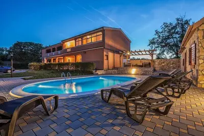 Image de Maison de vacances Zemunik pour 1 - 10 personnes avec 6 chambres Ă coucher - Maison de vacances