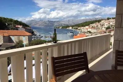 Image de Appartement de vacances Povlja pour 1 - 8 personnes avec 3 chambres à coucher - Maison de vacances