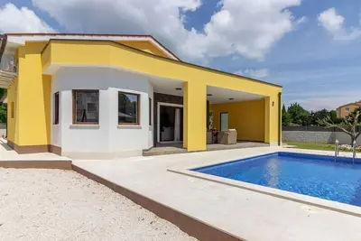 Image de Maison de vacances pour 6 personnes env. 150 qmà Medulin, Istrie (Côte sud de l'Istrie)