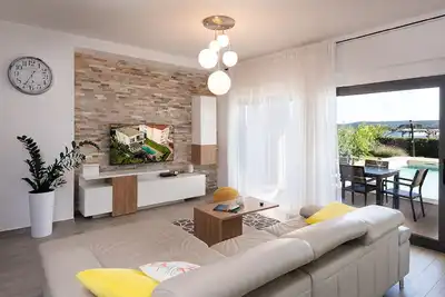 Image de Maison de vacances Turanj pour 1 - 8 personnes avec 4 chambres à coucher - Maison de vacances