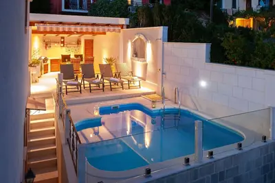 Image de Maison de vacances Makarska pour 1 - 5 personnes avec 2 chambres à coucher - Maison mitoyenne