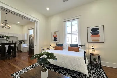 Image de Natural Historic New Orleans Home 7 Mins to Fq