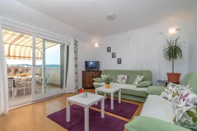 Image de Appartement de vacances Okrug Gornji pour 1 - 6 personnes avec 3 chambres à coucher - Logement de va
