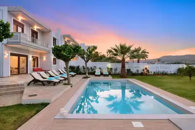 Image de Maison de vacances Georgioupoli pour 1 - 12 personnes avec 4 chambres à coucher - Maison jumelée